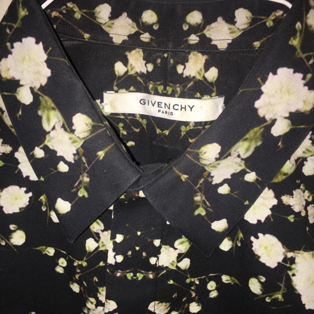 - GIVENCHY PARIS, Men Shirt, Black-Floral, size 39